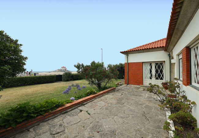 Casa em Vila Nova de Gaia - FLH Porto Golf & Beach front House with Pool Casa em Vila Nova de Gaia - FLH Porto Golf & Beach front House with Pool
