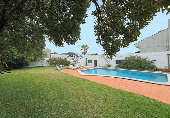 Casa em Vila Nova de Gaia - FLH Porto Golf & Beach front House with Pool Casa em Vila Nova de Gaia - FLH Porto Golf & Beach front House with Pool
