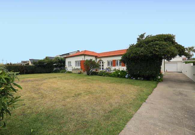 Casa em Vila Nova de Gaia - FLH Porto Golf & Beach front House with Pool Casa em Vila Nova de Gaia - FLH Porto Golf & Beach front House with Pool