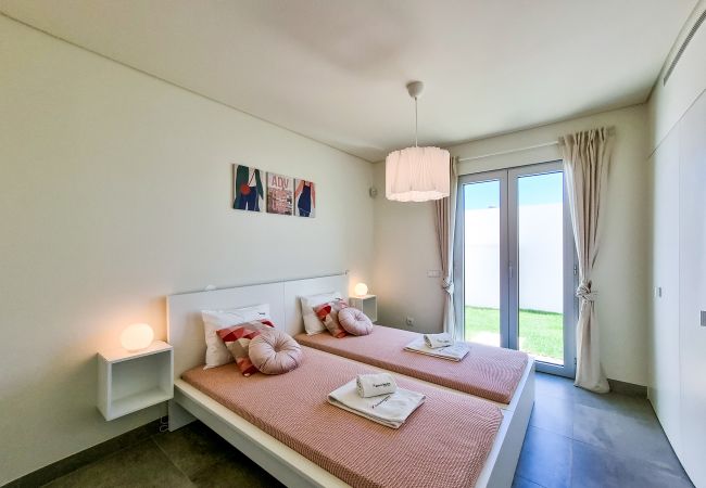 Apartamento em Quarteira - FLH Vilamoura Duplex with Terrace & Pool Apartamento em Quarteira - FLH Vilamoura Duplex with Terrace & Pool