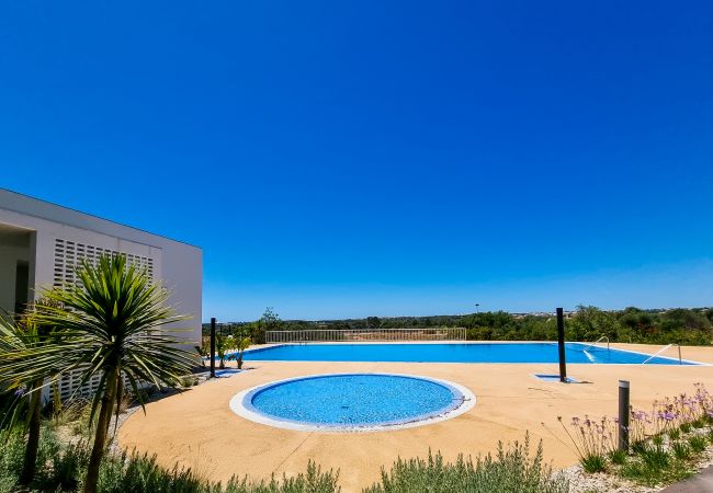 Apartamento em Quarteira - FLH Vilamoura Duplex with Terrace & Pool Apartamento em Quarteira - FLH Vilamoura Duplex with Terrace & Pool