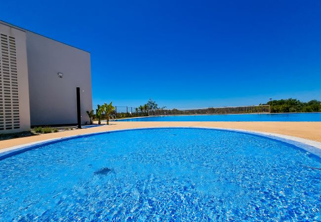 Apartamento em Quarteira - FLH Vilamoura Duplex with Terrace & Pool Apartamento em Quarteira - FLH Vilamoura Duplex with Terrace & Pool