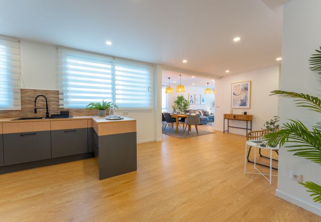 Apartamento em Funchal - FLH Funchal Spacious Apartment with Balcony Apartamento em Funchal - FLH Funchal Spacious Apartment with Balcony