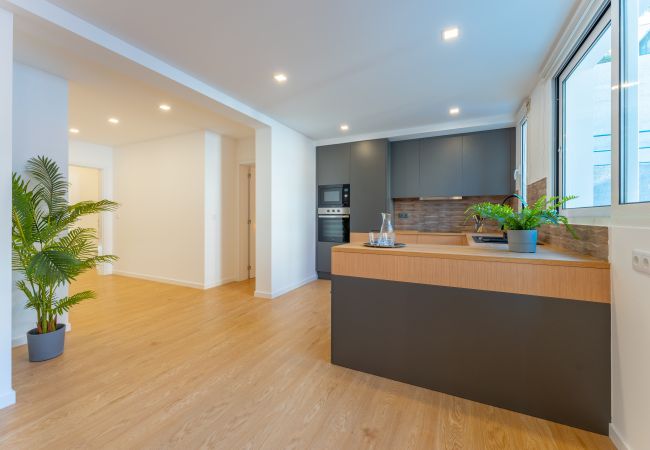 Apartamento em Funchal - FLH Funchal Spacious Apartment with Balcony Apartamento em Funchal - FLH Funchal Spacious Apartment with Balcony
