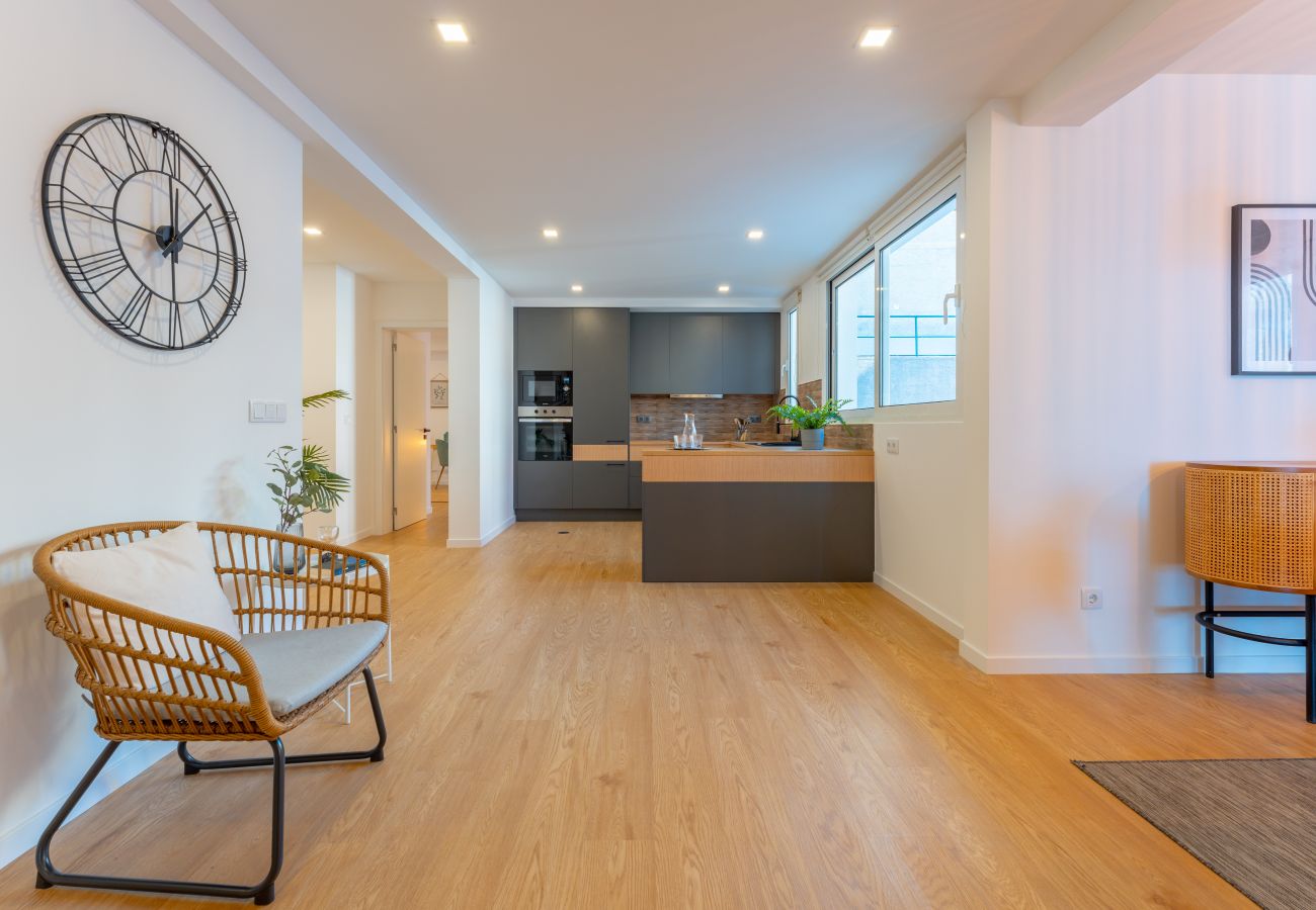Apartamento em Funchal - FLH Funchal Spacious Apartment with Balcony Apartamento em Funchal - FLH Funchal Spacious Apartment with Balcony