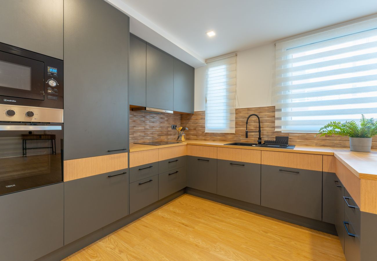 Apartamento em Funchal - FLH Funchal Spacious Apartment with Balcony Apartamento em Funchal - FLH Funchal Spacious Apartment with Balcony
