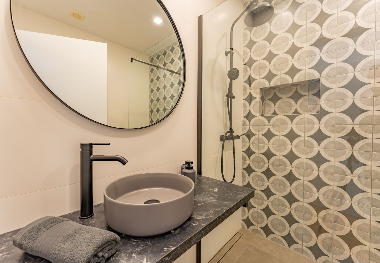 Apartamento em Funchal - FLH Funchal Spacious Apartment with Balcony Apartamento em Funchal - FLH Funchal Spacious Apartment with Balcony