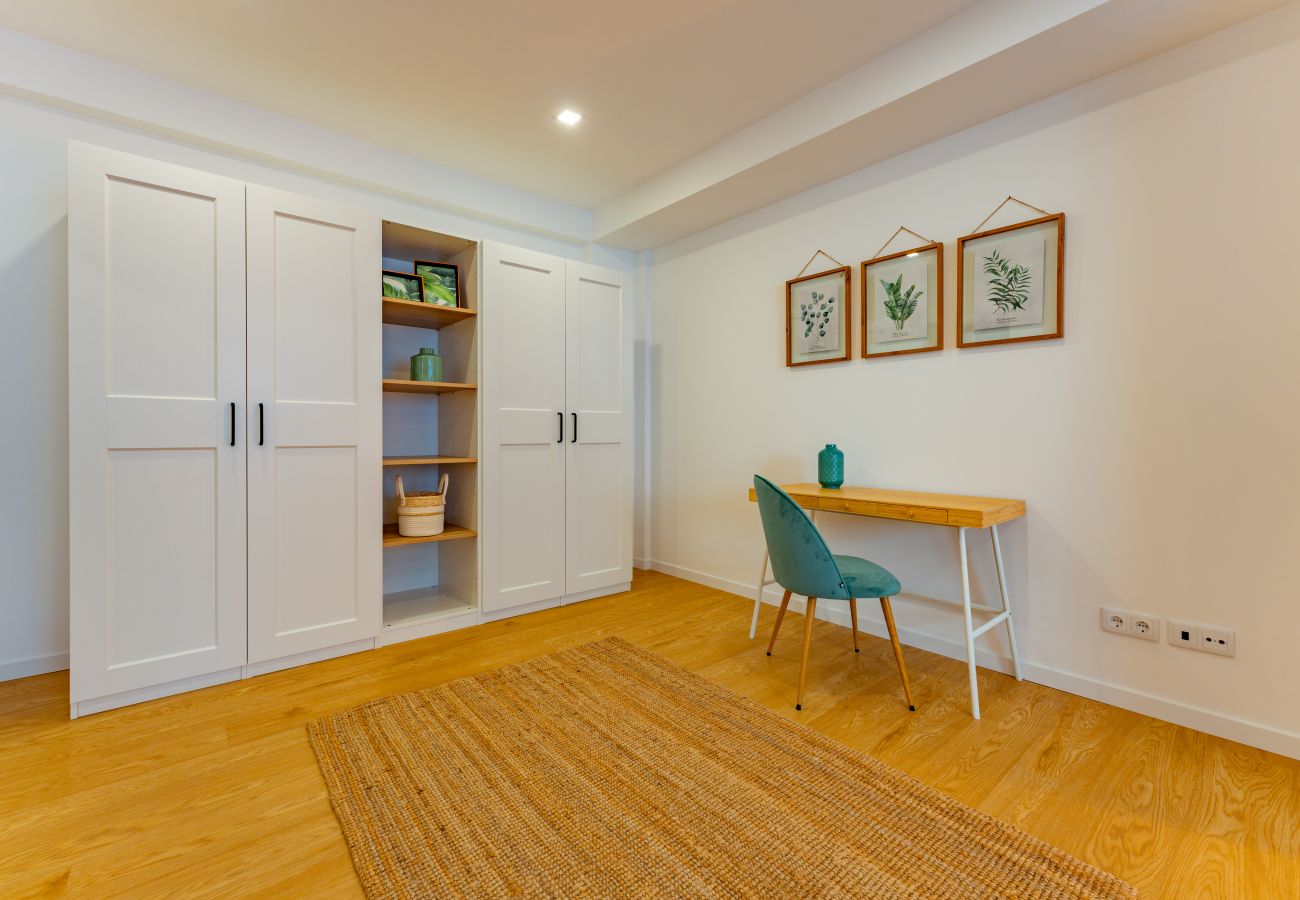 Apartamento em Funchal - FLH Funchal Spacious Apartment with Balcony Apartamento em Funchal - FLH Funchal Spacious Apartment with Balcony