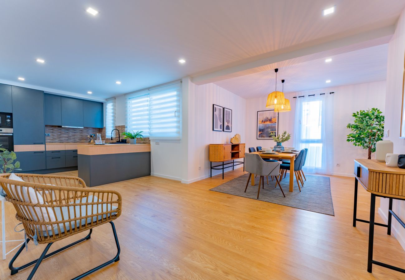 Apartamento em Funchal - FLH Funchal Spacious Apartment with Balcony Apartamento em Funchal - FLH Funchal Spacious Apartment with Balcony