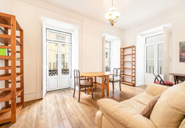 Apartamento em Lisboa - FLH Castle Hill Apartment With Sunny Pateo Apartamento em Lisboa - FLH Castle Hill Apartment With Sunny Pateo