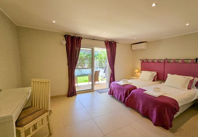 Casa em Vale do Lobo - FLH Quinta das Salinas Triplex with Terrace & Pool Casa em Vale do Lobo - FLH Quinta das Salinas Triplex with Terrace & Pool