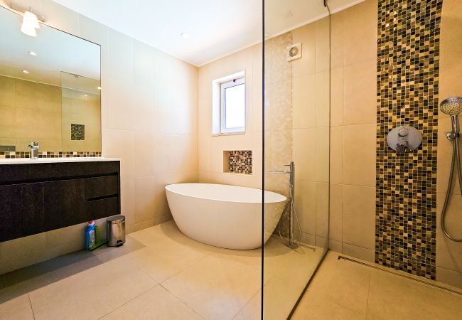 Casa em Vale do Lobo - FLH Quinta das Salinas Triplex with Terrace & Pool Casa em Vale do Lobo - FLH Quinta das Salinas Triplex with Terrace & Pool