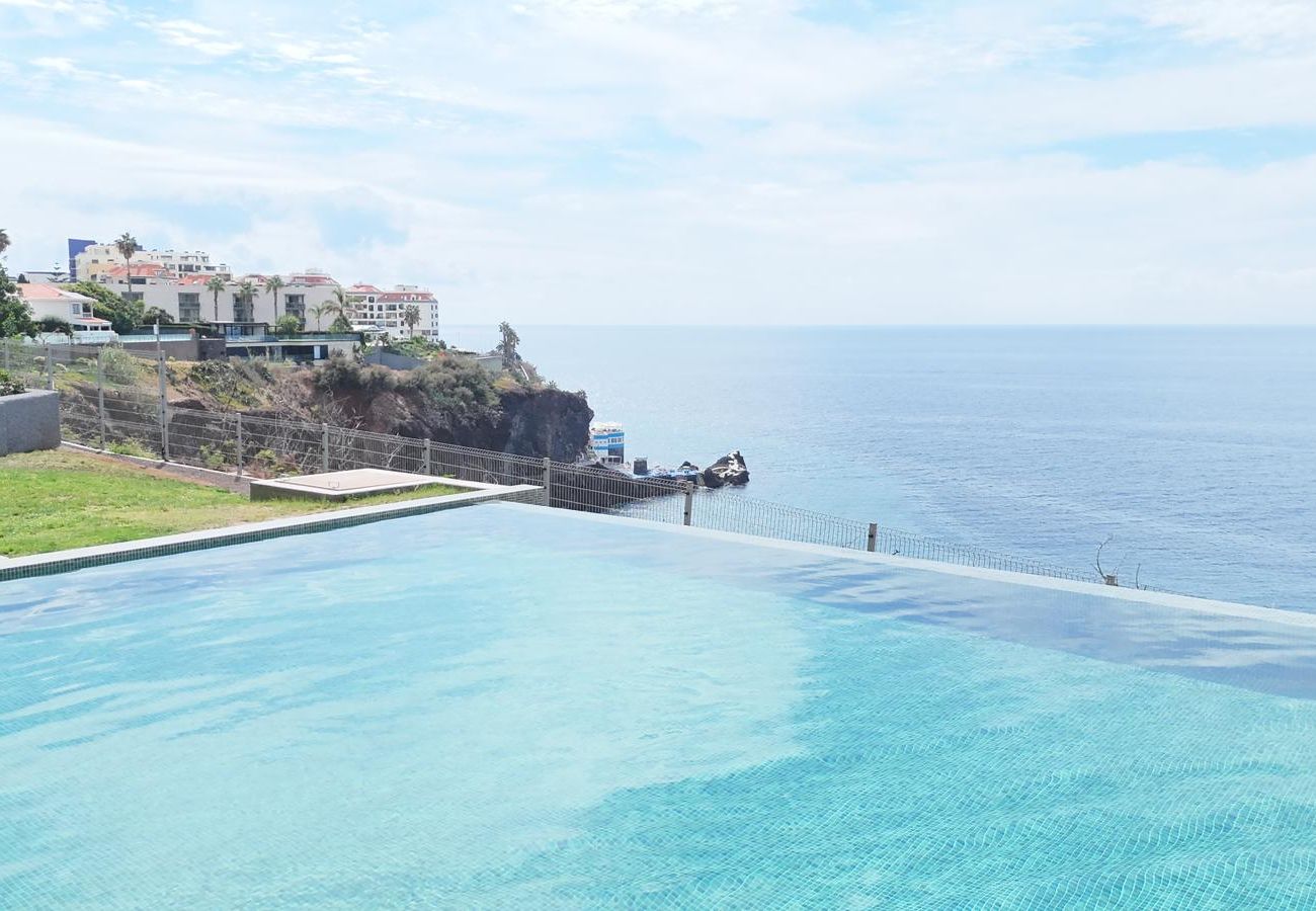 Apartamento em Funchal - FLH Funchal Seaside at Acqua Residences I