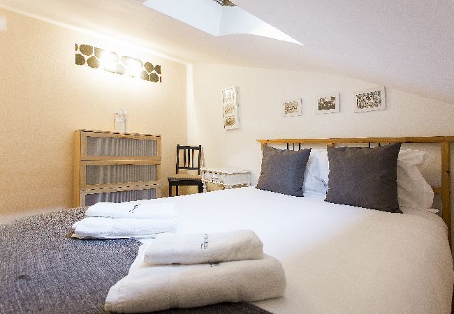 Apartment in Lisbon - Bairro Alto Low Cost Rooftop