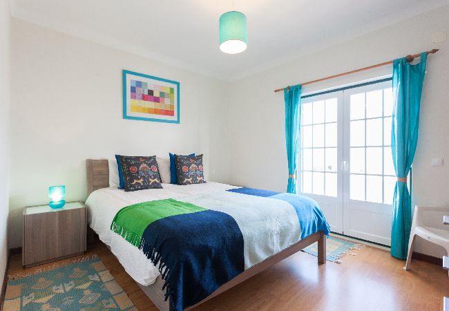 House in Ericeira - Ericeira Sunny House with Balcony