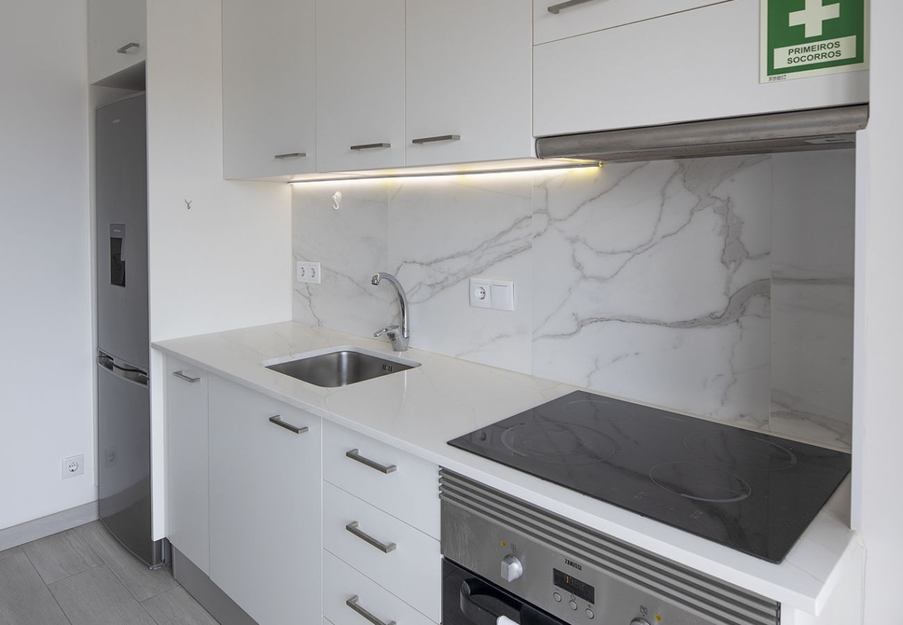 Apartment in Porto - FLH Porto Spacious Apartment with Balcony Apartment in Porto - FLH Porto Spacious Apartment with Balcony