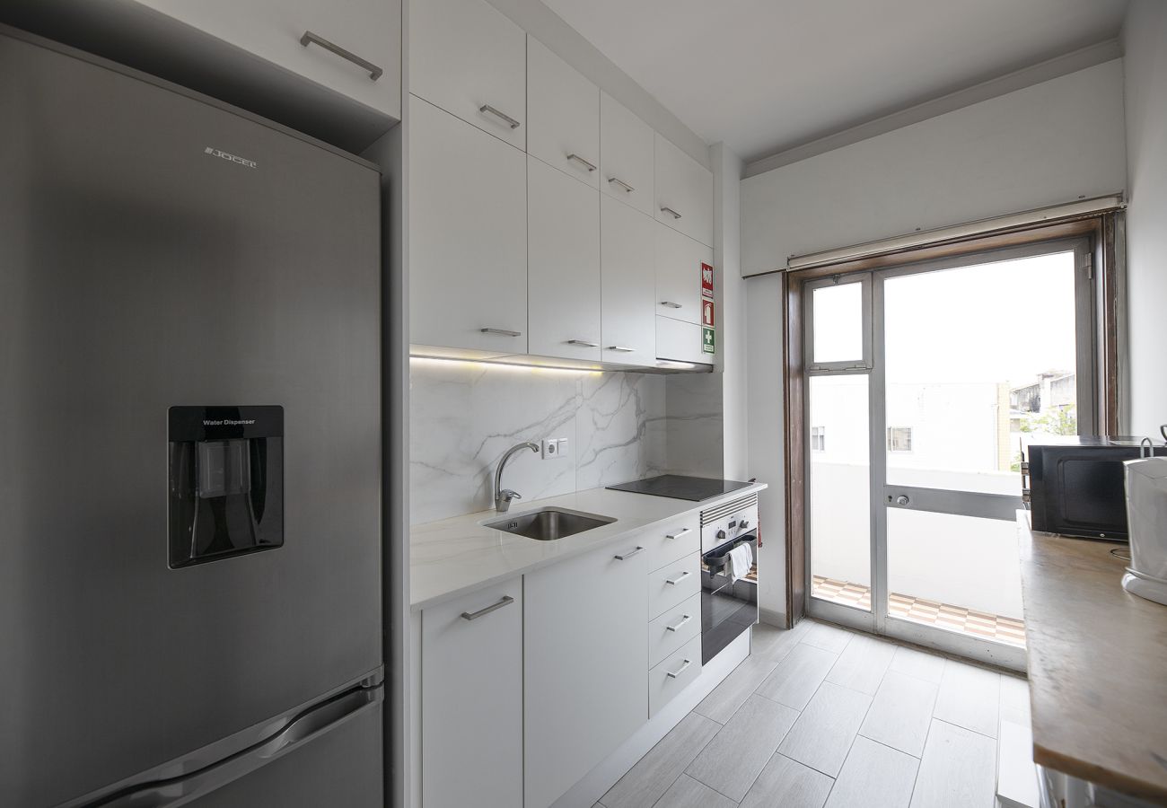 Apartment in Porto - FLH Porto Spacious Apartment with Balcony Apartment in Porto - FLH Porto Spacious Apartment with Balcony