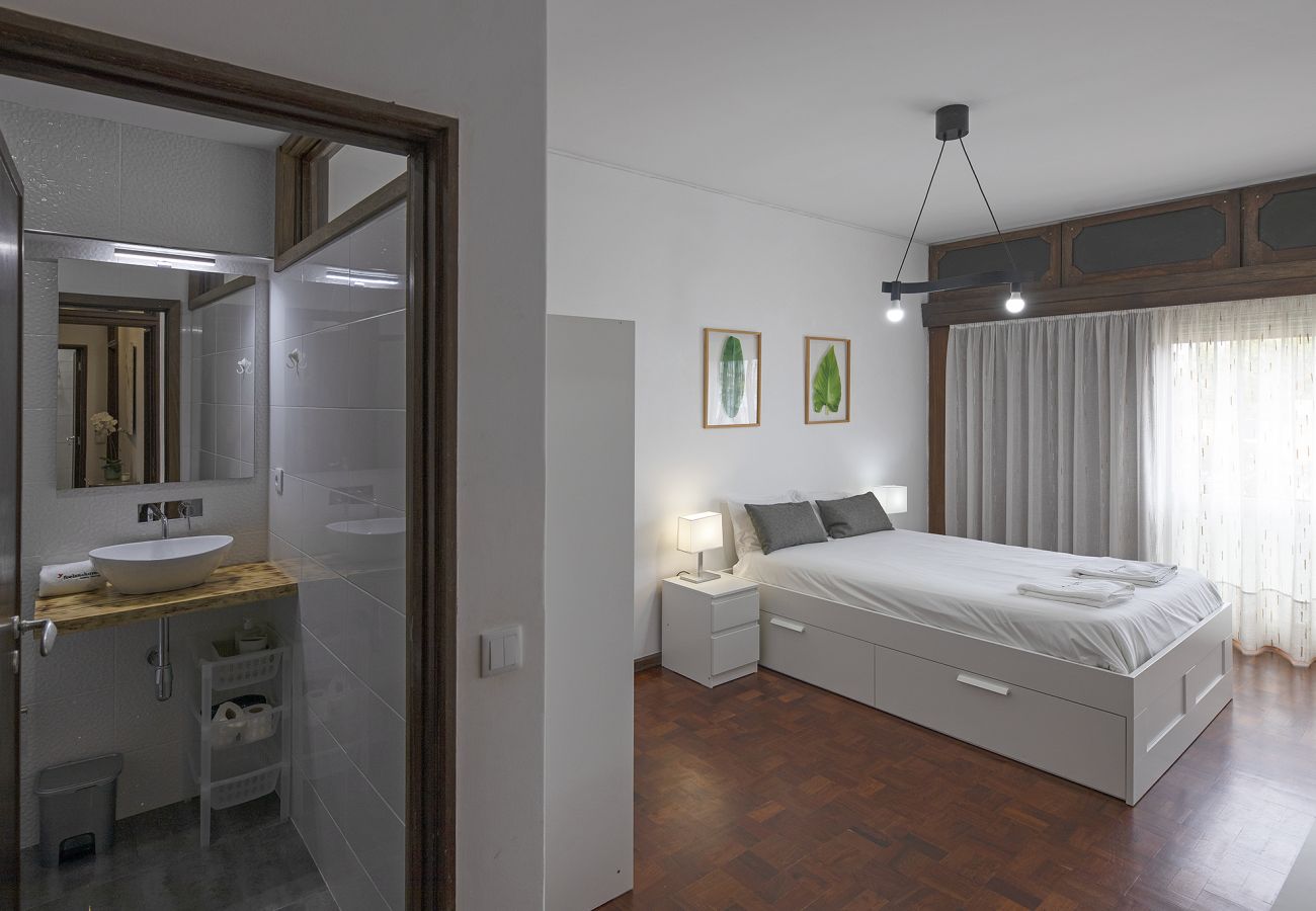 Apartment in Porto - FLH Porto Spacious Apartment with Balcony Apartment in Porto - FLH Porto Spacious Apartment with Balcony