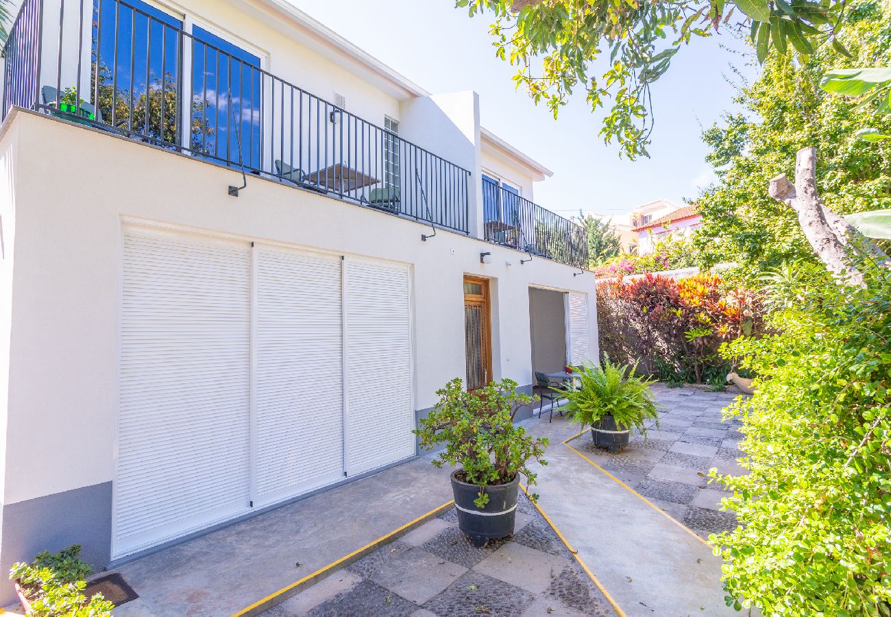 Apartment in Funchal - FLH Quintinha Rocha – Jimmy’s Garden Apartment Apartment in Funchal - FLH Quintinha Rocha – Jimmy’s Garden Apartment