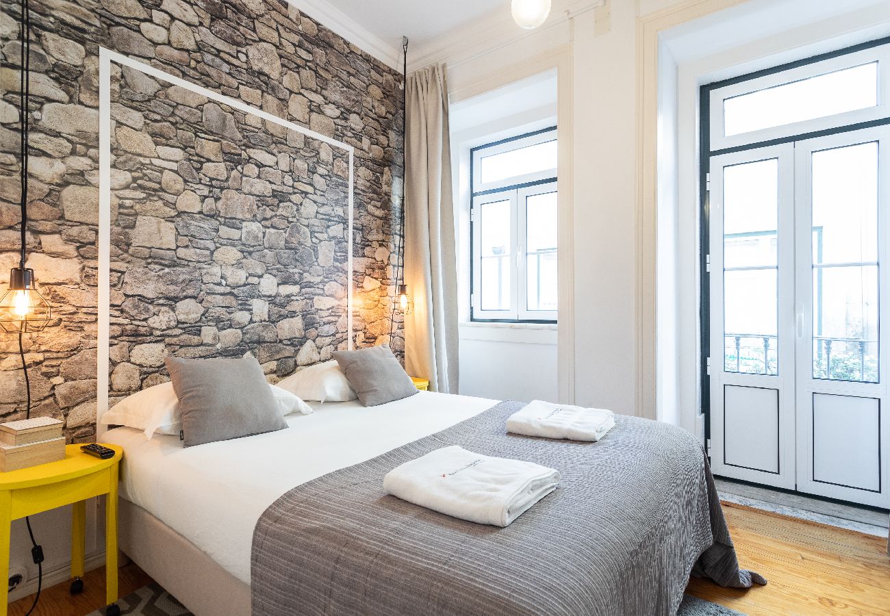 Apartment in Lisbon - FLH Bica Charming Flat