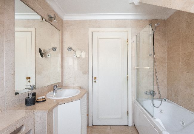 Apartment in Lisbon - FLH Chic Chiado Exotic Spacious Residence Apartment in Lisbon - FLH Chic Chiado Exotic Spacious Residence