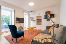 Apartment in Lisbon - Bairro Alto Trendy Flat with Balcony