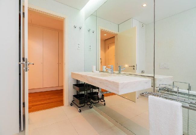 Studio in Lisbon - FLH S. Bento Foldable Color Studio Studio in Lisbon - FLH S. Bento Foldable Color Studio