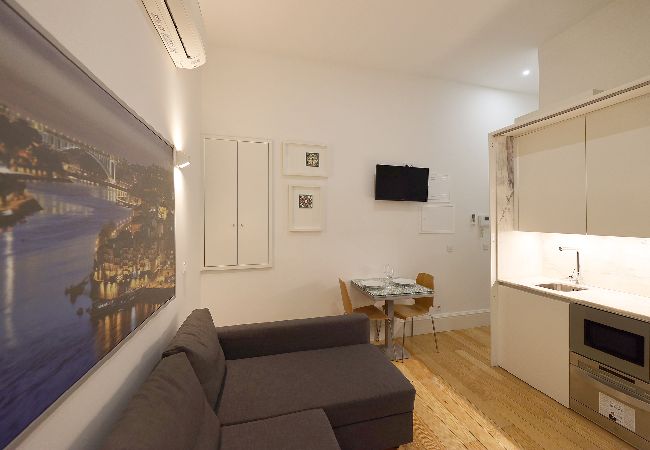 Studio in Porto - FLH Porto Traditional Studio with Terrace Studio in Porto - FLH Porto Traditional Studio with Terrace