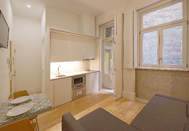 Studio in Porto - FLH Porto Traditional Studio with Terrace Studio in Porto - FLH Porto Traditional Studio with Terrace