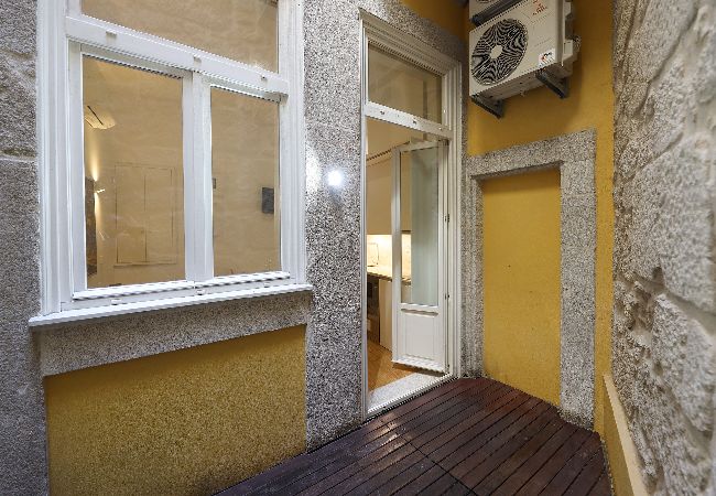 Studio in Porto - FLH Porto Traditional Studio with Terrace Studio in Porto - FLH Porto Traditional Studio with Terrace