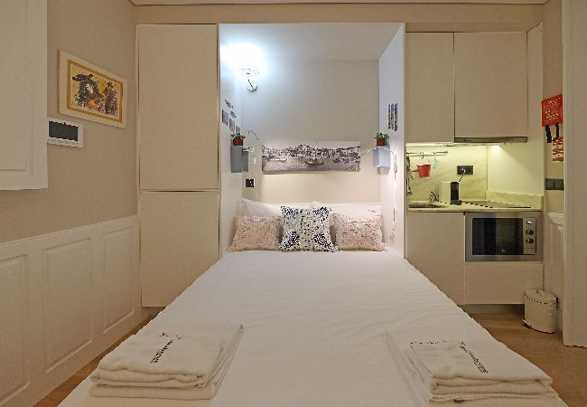 Studio in Porto - FLH Porto Ribeira Typical Studio Studio in Porto - FLH Porto Ribeira Typical Studio