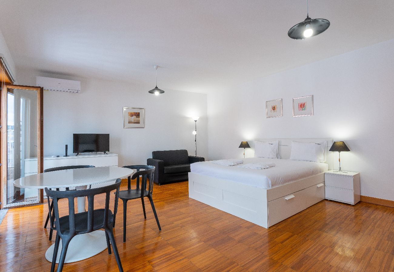 Studio in Funchal - FLH Funchal Studio with Balcony