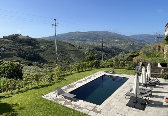 Rent by room in Vila Marim - FLH Douro Casa do Mártir - Quarto Meio Rent by room in Vila Marim - FLH Douro Casa do Mártir - Quarto Meio