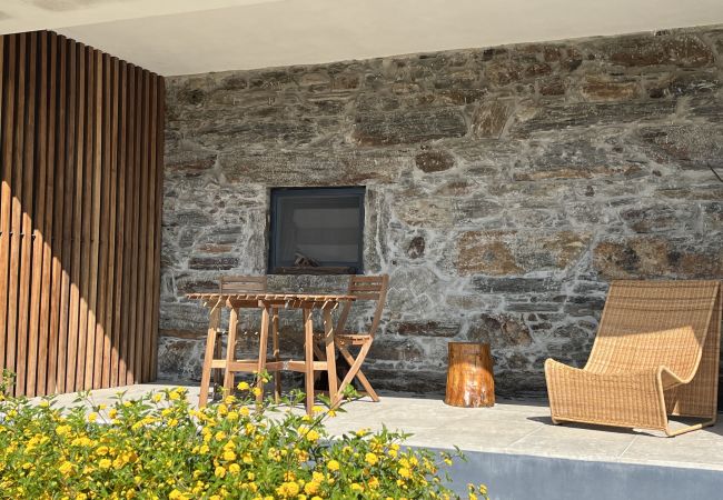 Rent by room in Vila Marim - FLH Douro Casa do Mártir - Quarto Meio Rent by room in Vila Marim - FLH Douro Casa do Mártir - Quarto Meio