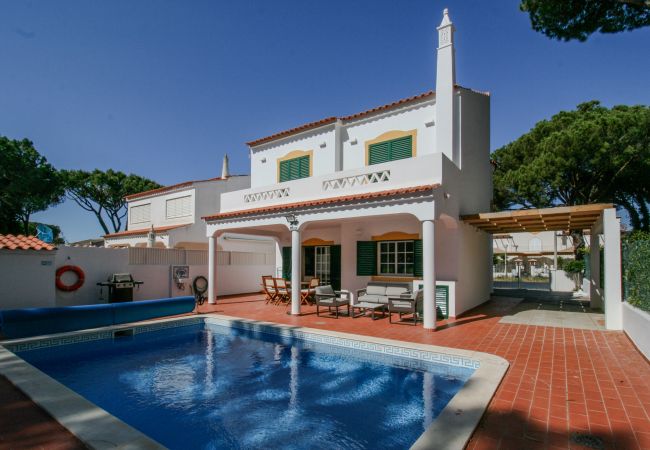 Villa/Dettached house in Vilamoura - FLH Vilamoura Villa Cardona with Pool