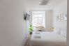 Rent by room in Lisboa - FLH Alcântara Guest House - Green Room #1
